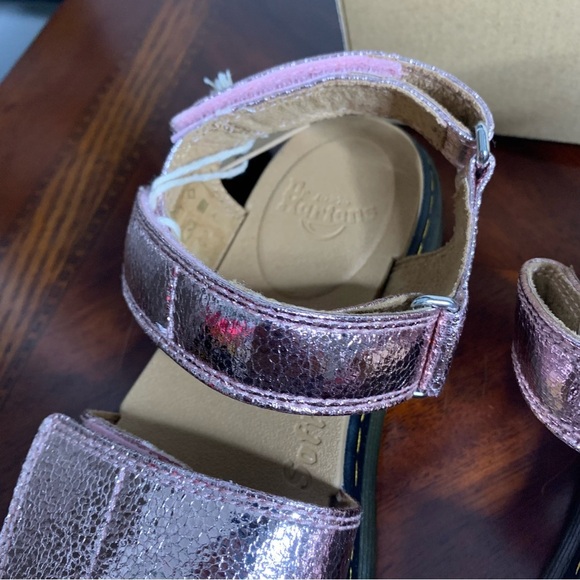 Dr.‎ Martens Pink Kids Sandals, Metallic Pink, NWOT, Size 3, Classic, Summer - Picture 3 of 10